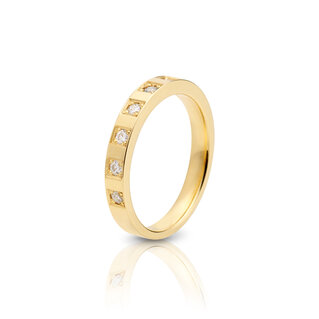 wedding ring with diamonds